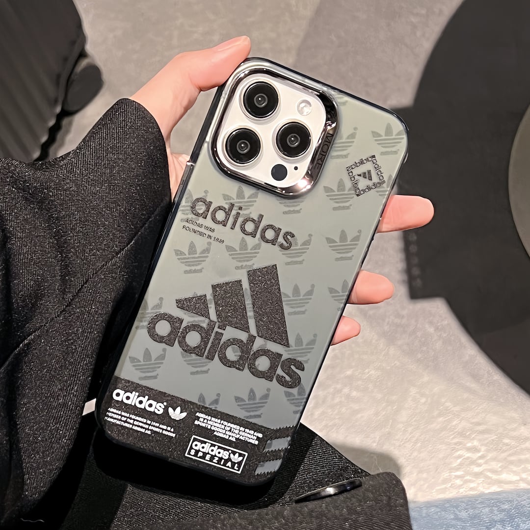 Adidas - כיסוי יוקרתי אופנתי בעיצוב אסתטי במיוחד לאייפון