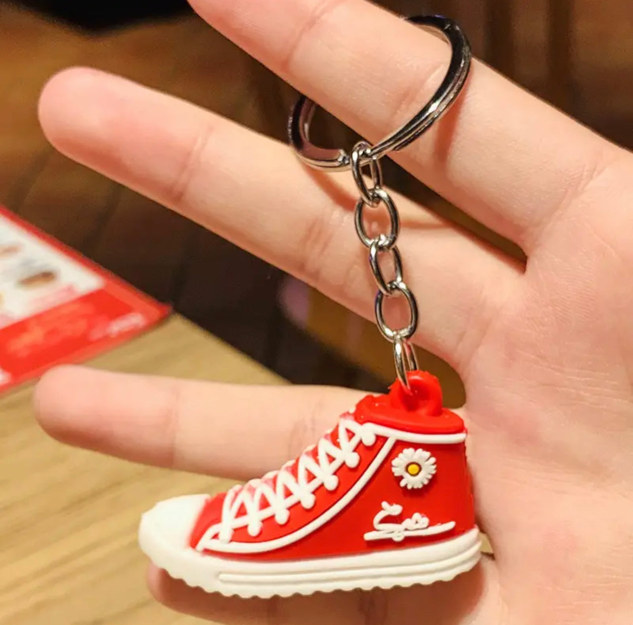 נעלי בובה סניקרס - מחזיק מפתחות iphone case FantasyCaseIL