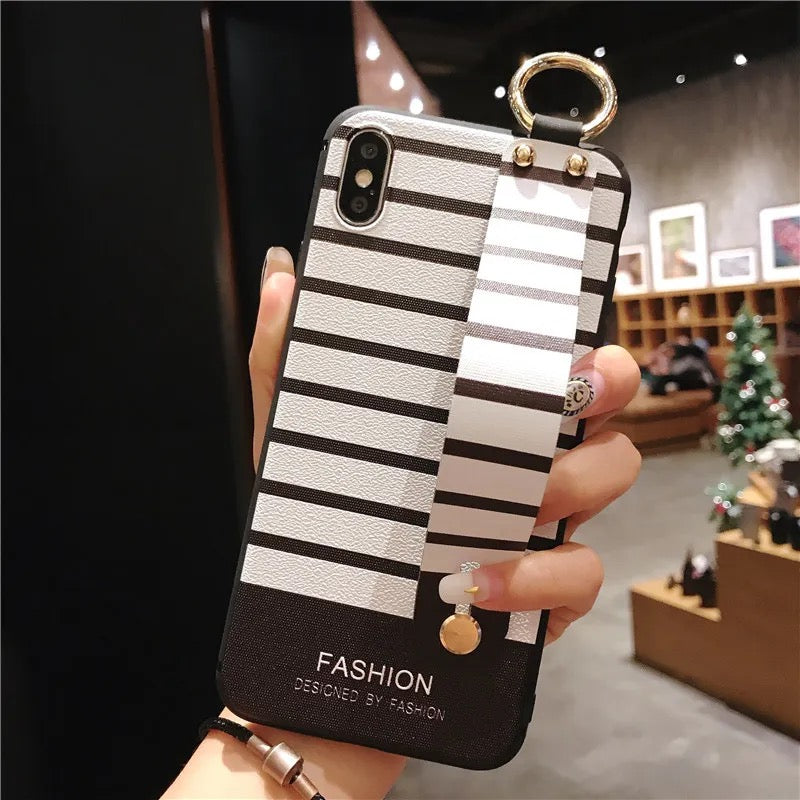 Black & white case - כיסוי שחור לבן אופנתי ומעוצב לאייפון iphone case FantasyCaseIL