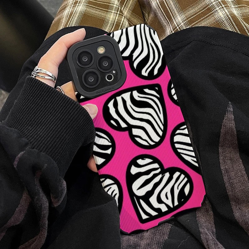 Heart with zebra style case - כיסוי סופר איכותי ואופנתי בעיצוב לבבות בצבע זברה לאייפון