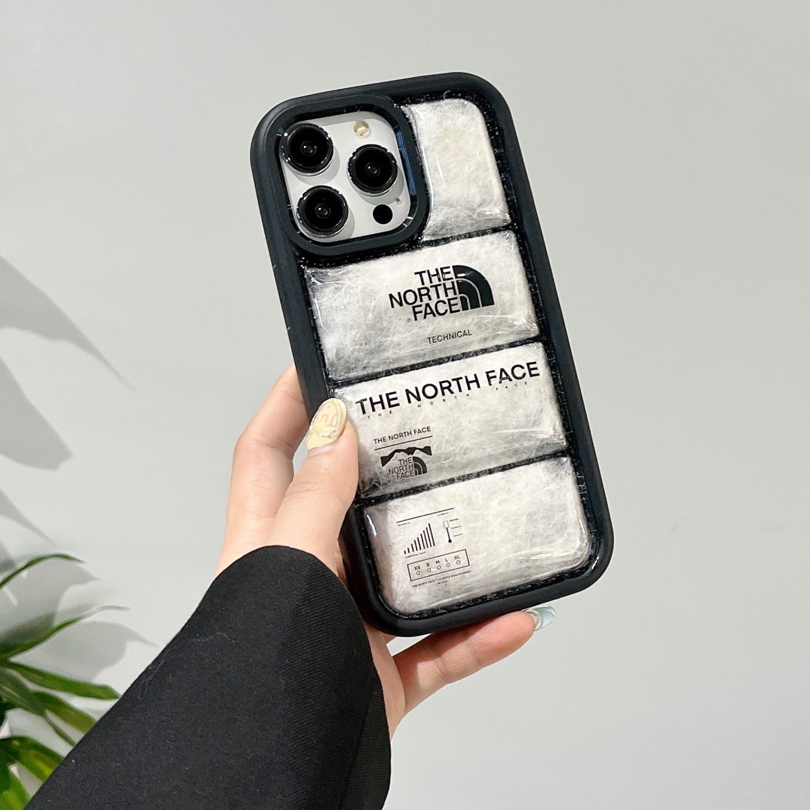 The north face puffer case - כיסוי יוקרתי נפוח וסופר אופנתי לאייפון