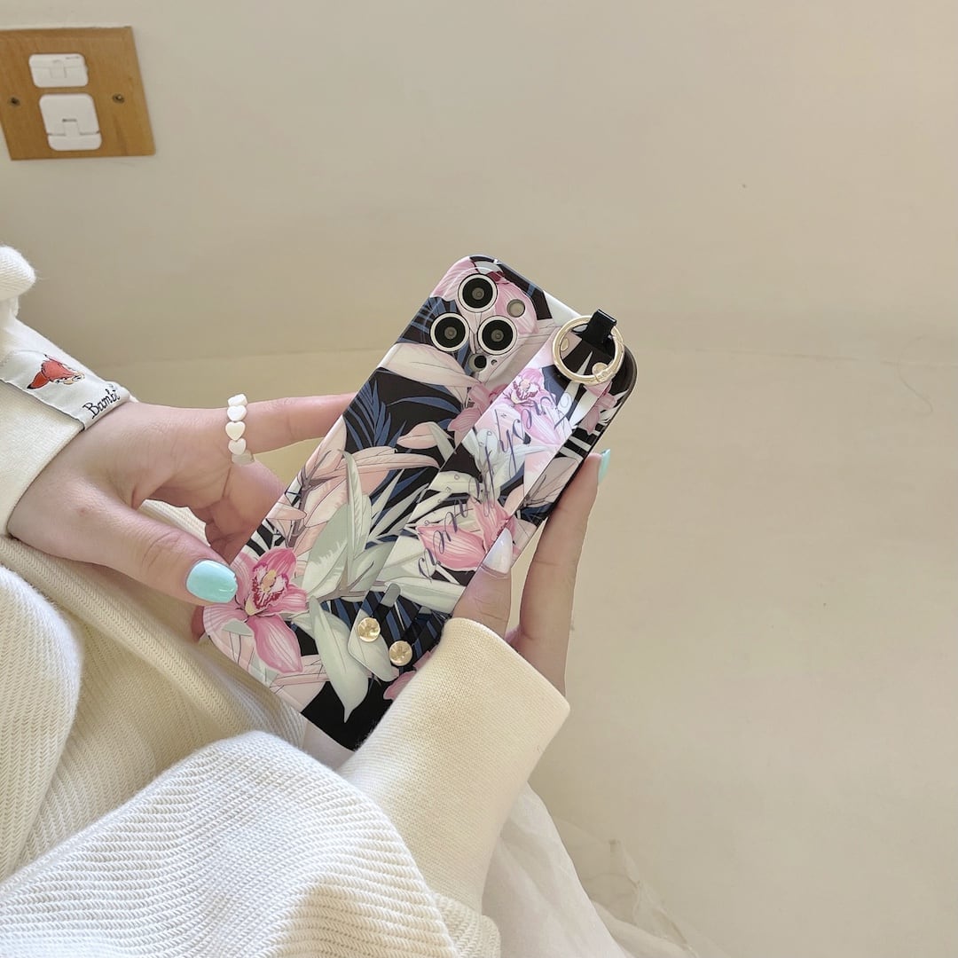 Beautiful flowers case - כיסוי בעיצוב פרחים סופר אופנתי לאייפון