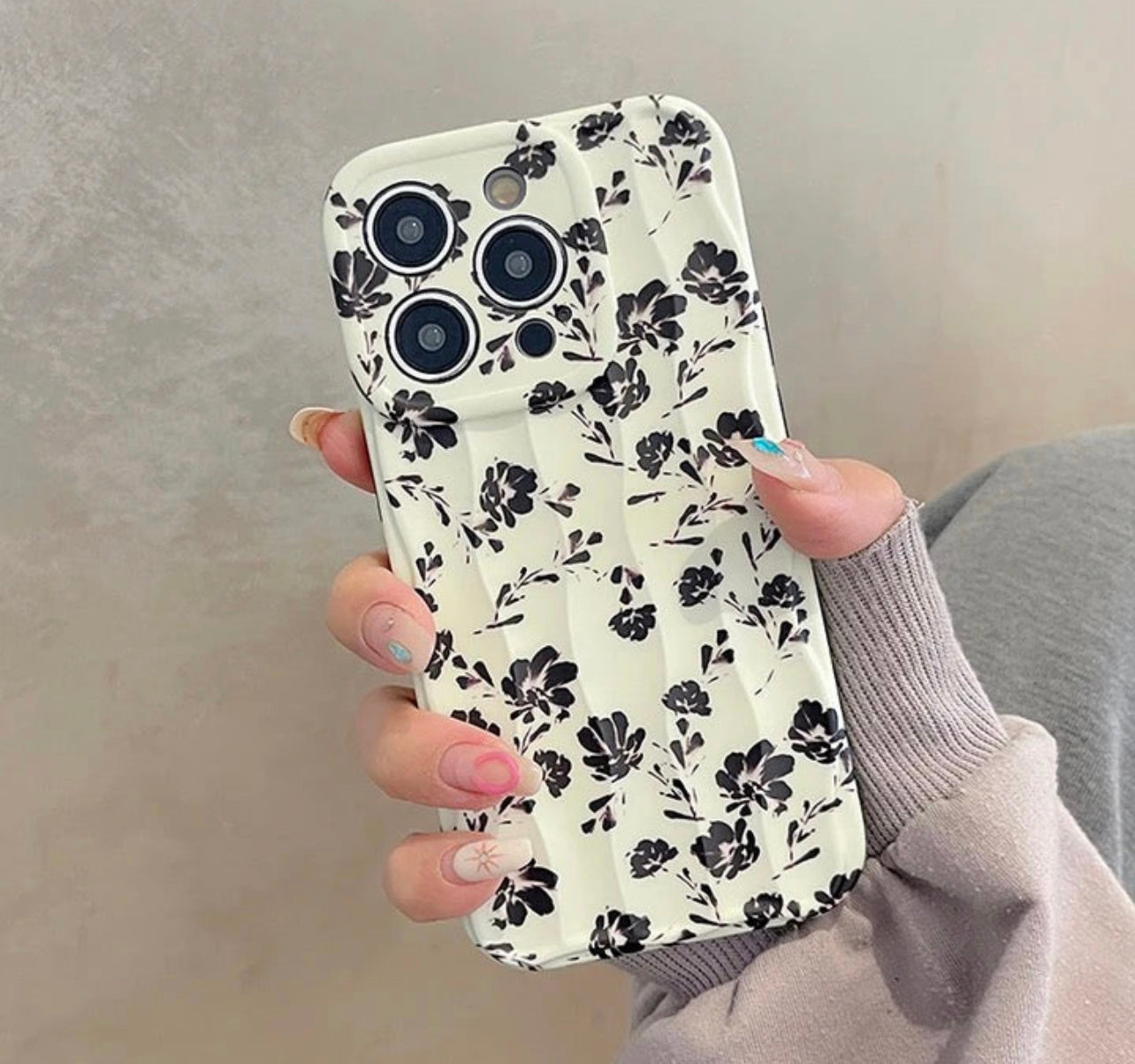 Beautiful aesthetic flowers case - כיסוי פרחים אופנתיים יוקרתיים ואסתטיים במיוחד לאייפון iphone case FantasyCaseIL