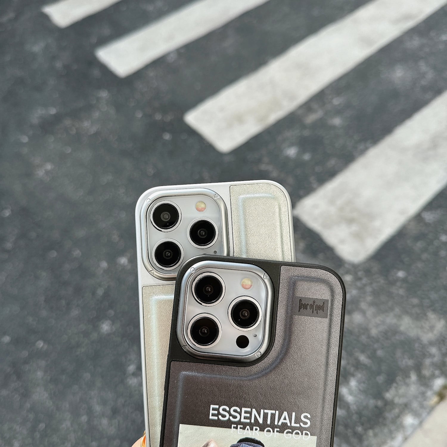 Essentials - כיסוי יוקרתי אופנתי ומסוגנן במיוחד לאייפון