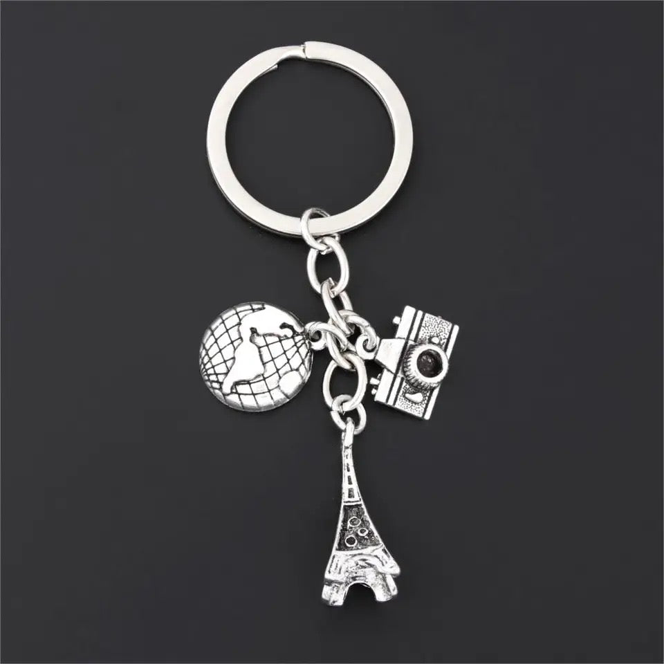 Traveling key chain - מחזיק מפתחות בעיצוב טיול במגדל אייפל