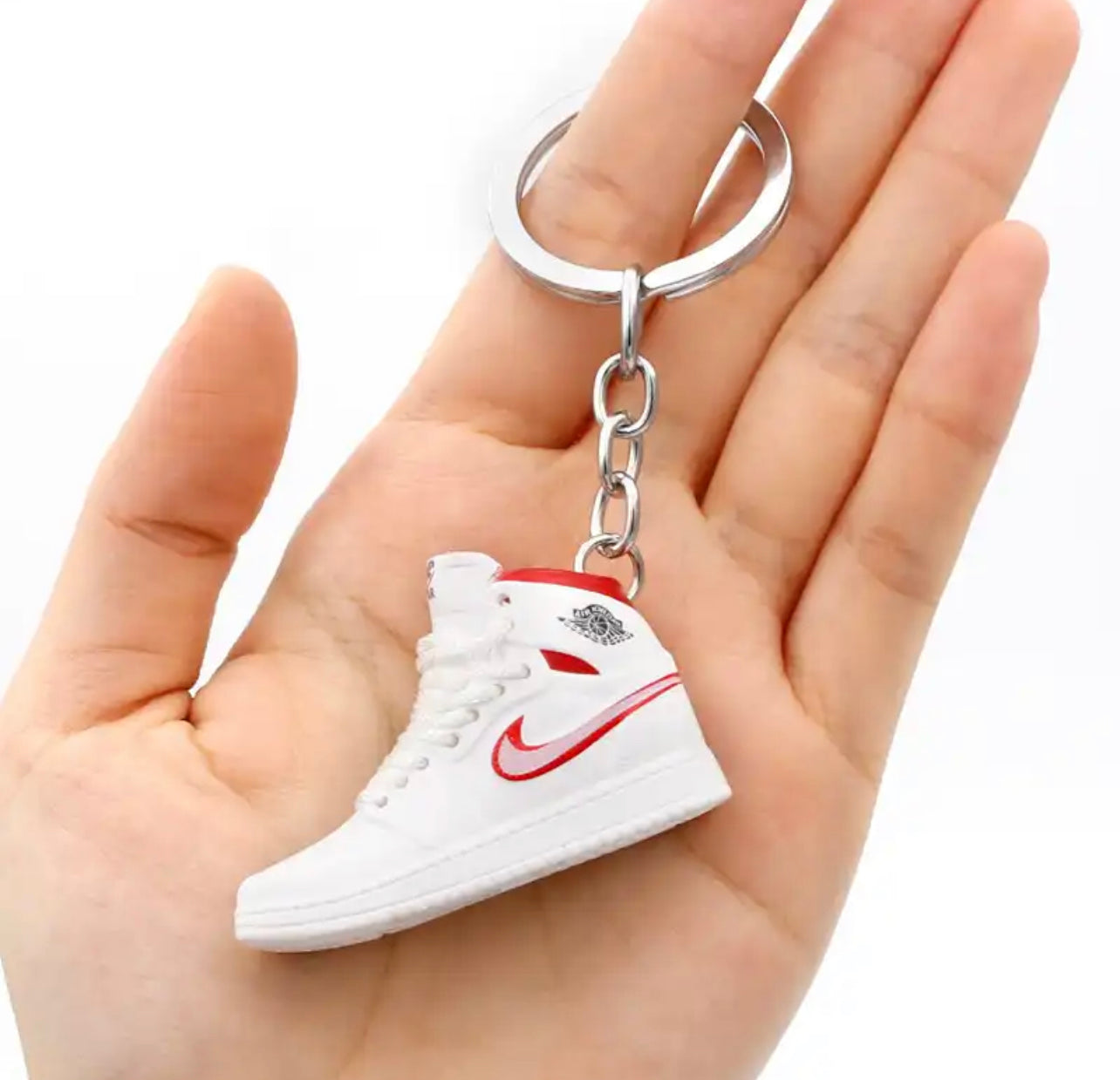 Nike key chain - מחזיקי מפתחות אופנתיים וחמודים במיוחד