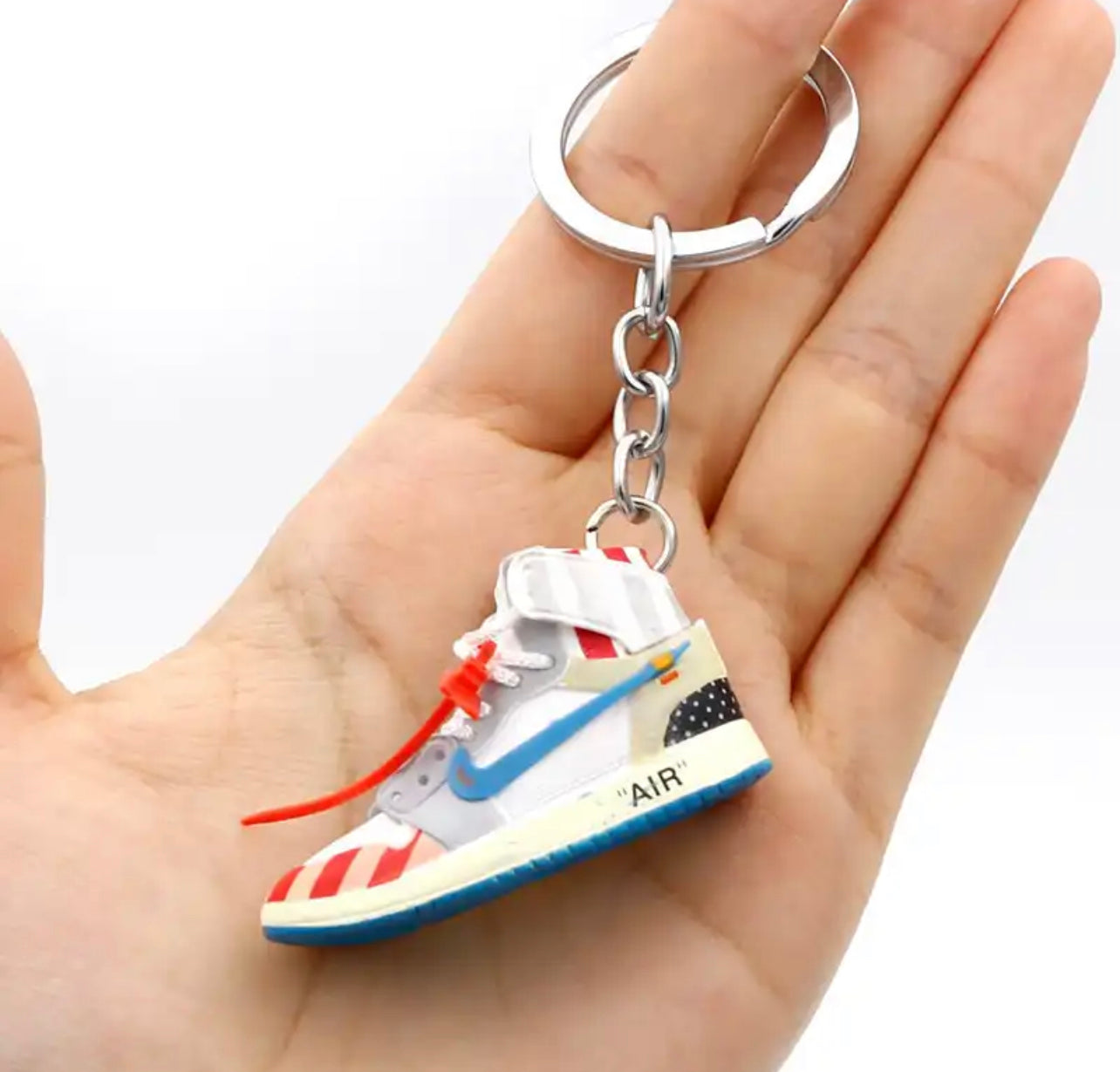 Nike key chain - מחזיקי מפתחות אופנתיים וחמודים במיוחד