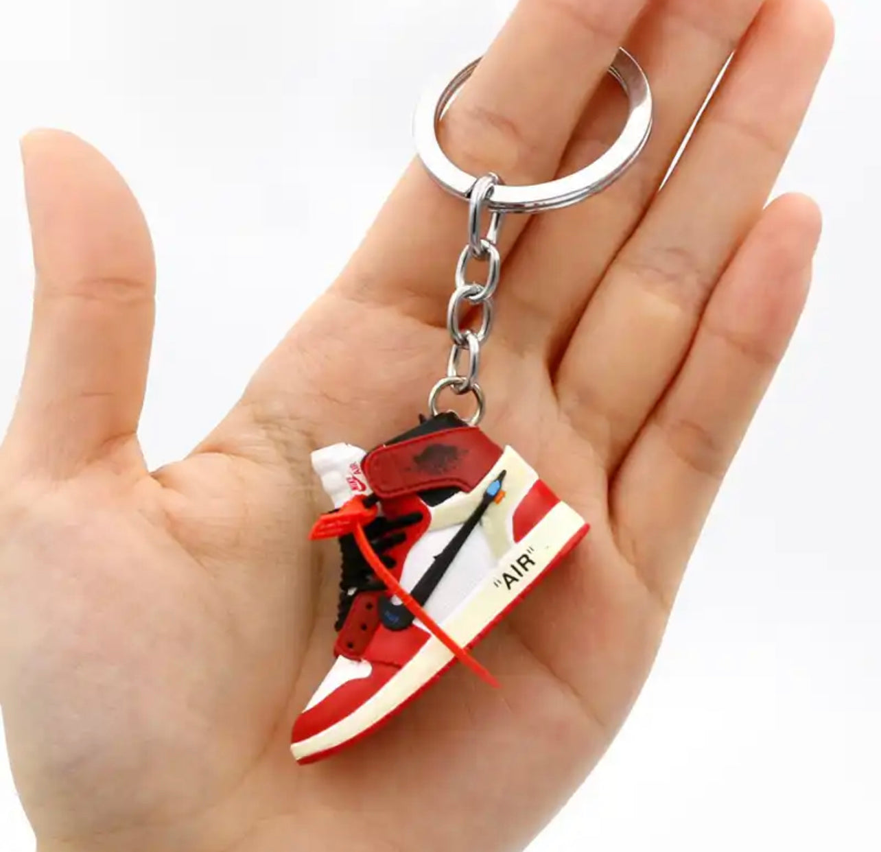 Nike key chain - מחזיקי מפתחות אופנתיים וחמודים במיוחד