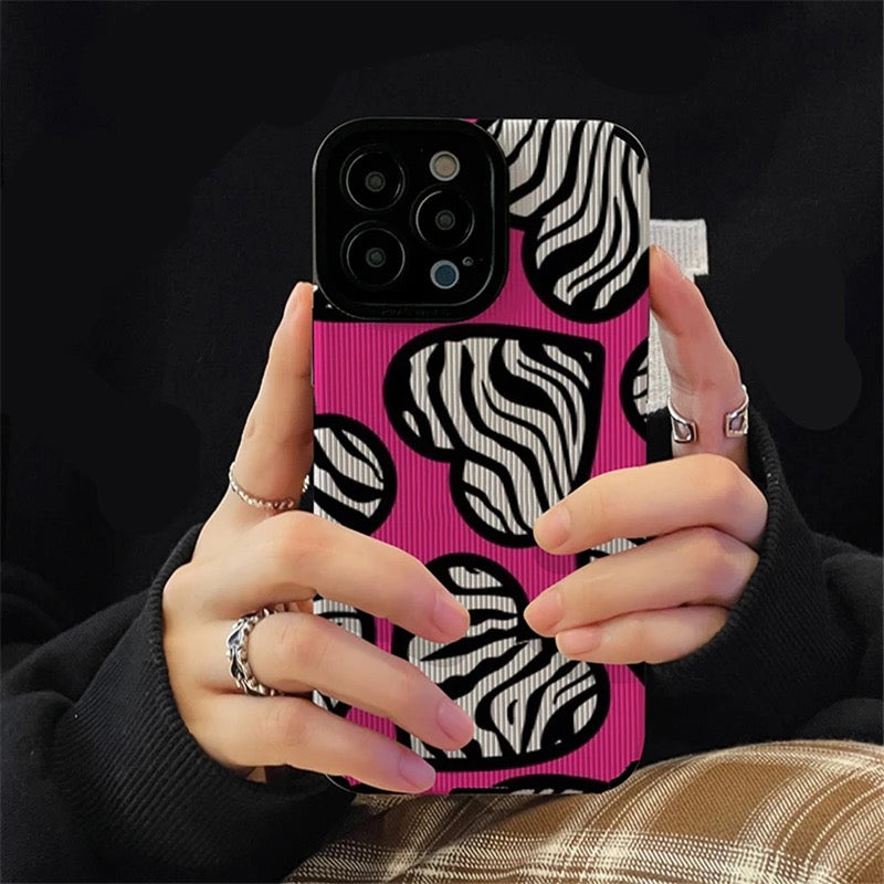 Heart with zebra style case - כיסוי סופר איכותי ואופנתי בעיצוב לבבות בצבע זברה לאייפון