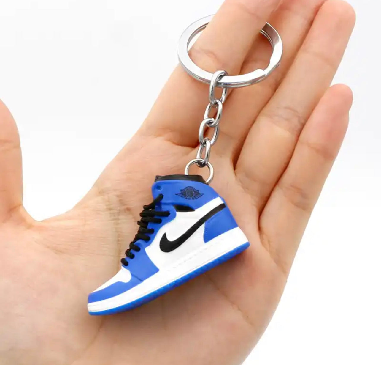 Nike key chain - מחזיקי מפתחות אופנתיים וחמודים במיוחד