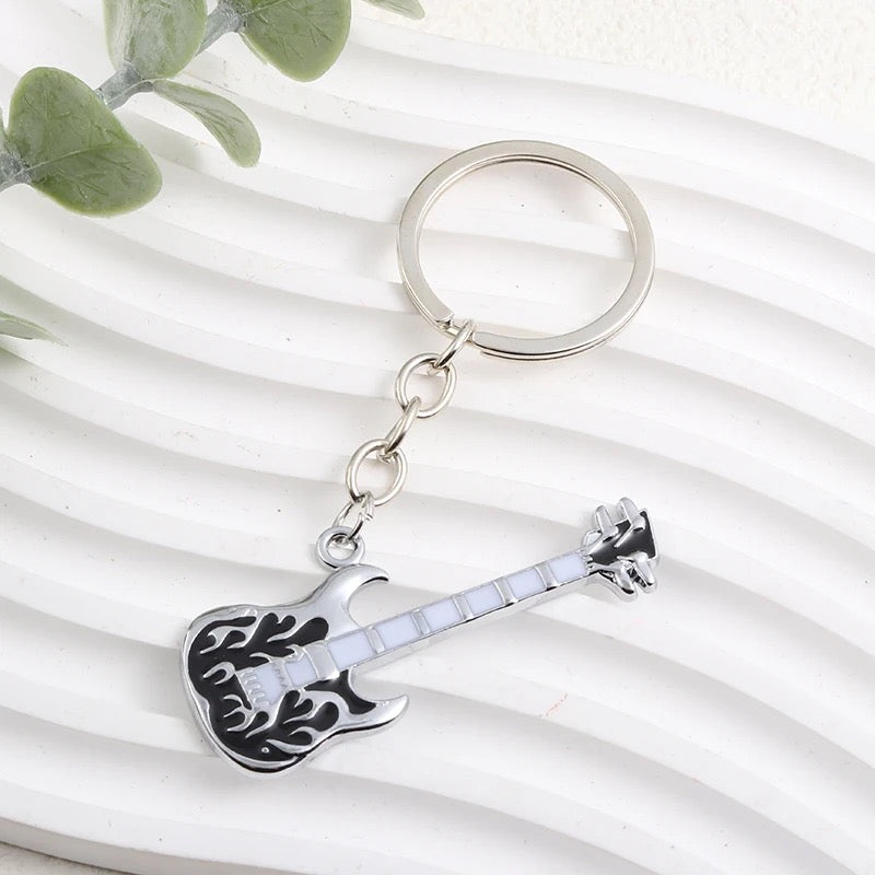 Guitar key chain - מחזיק מפתחות סופר מגניב בעיצוב גיטרה חשמלית