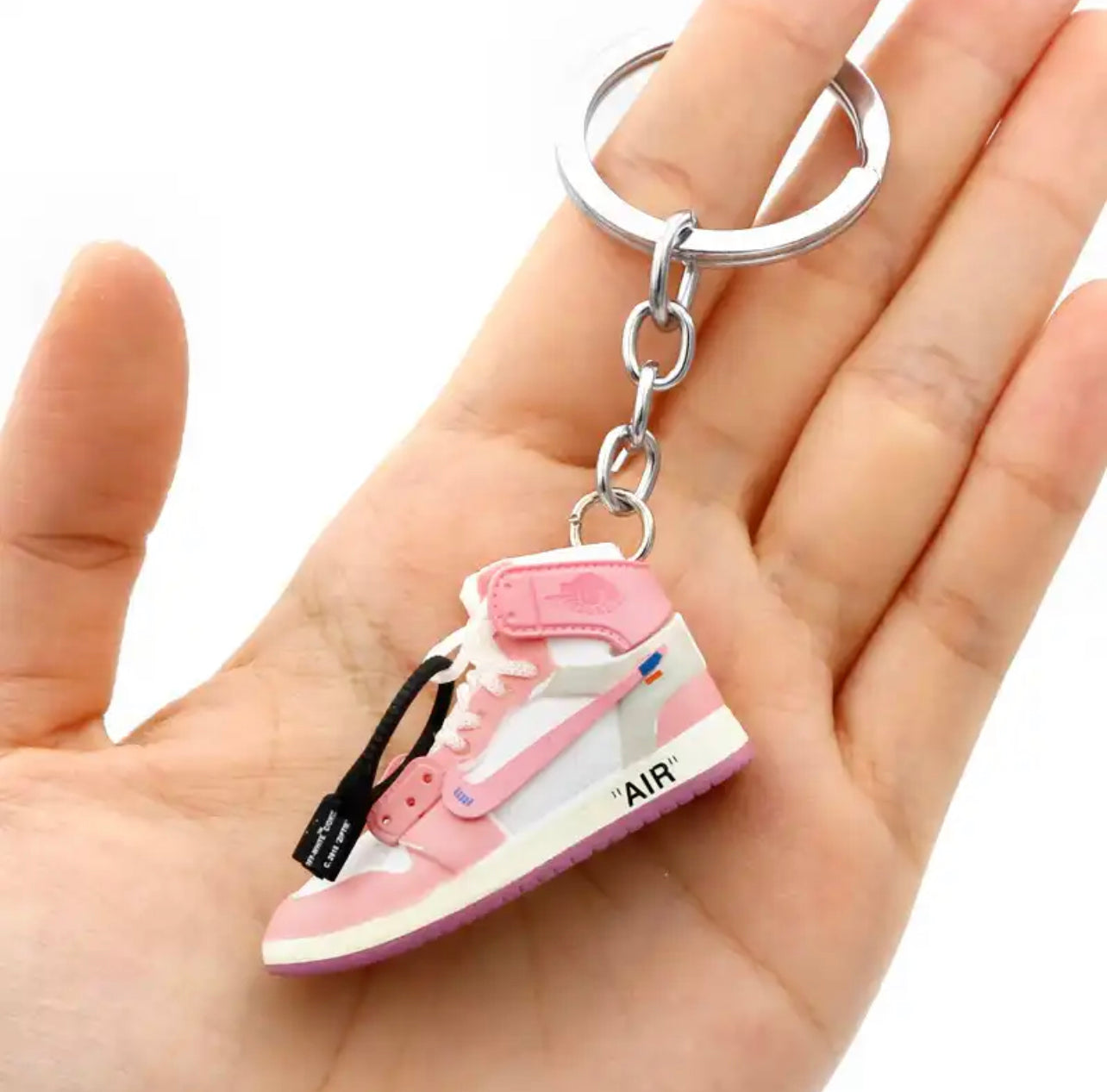 Nike key chain - מחזיקי מפתחות אופנתיים וחמודים במיוחד