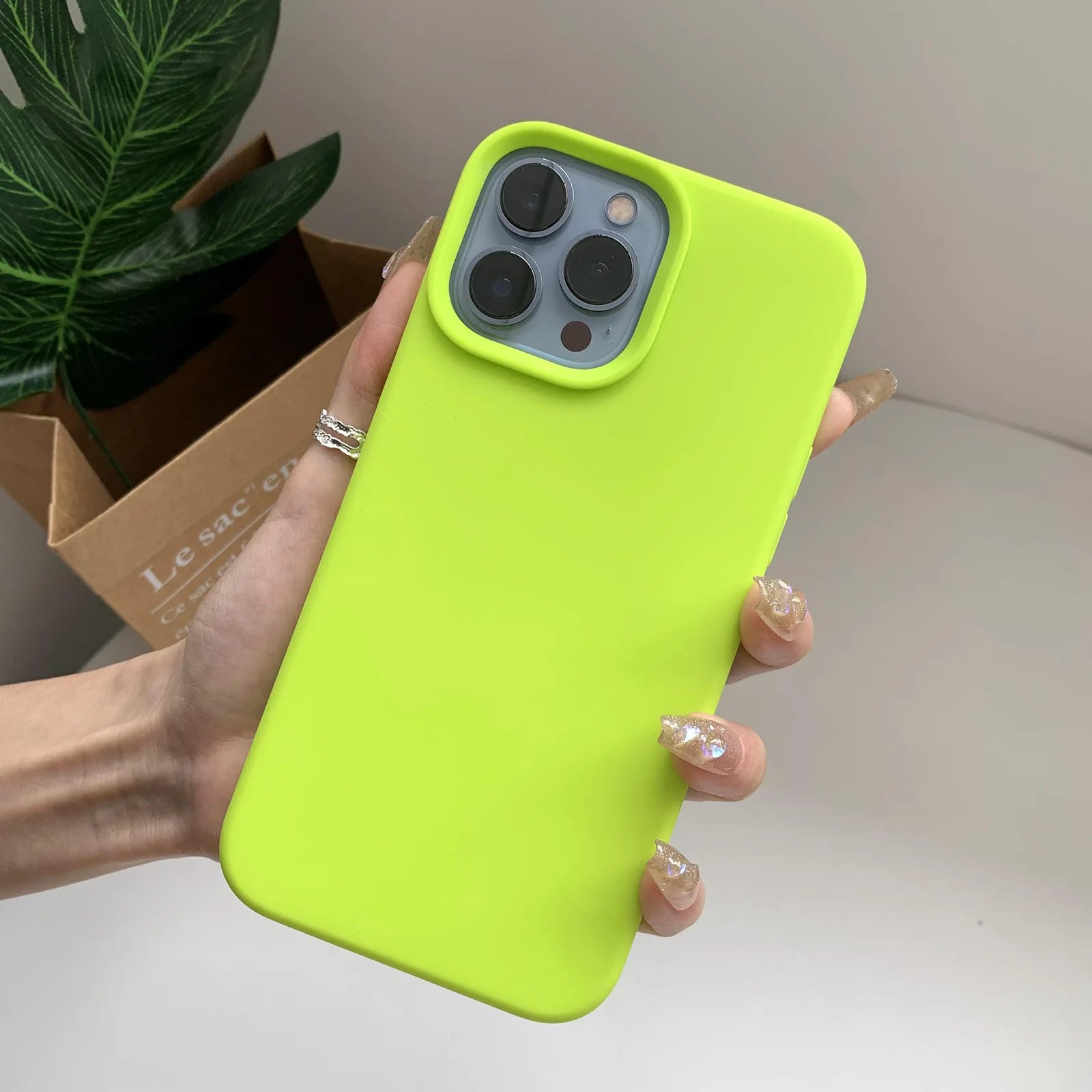 Silicone case - כיסוי איכותי במיוחד חלק עם אקסטרה הגנה למצלמה לאייפון