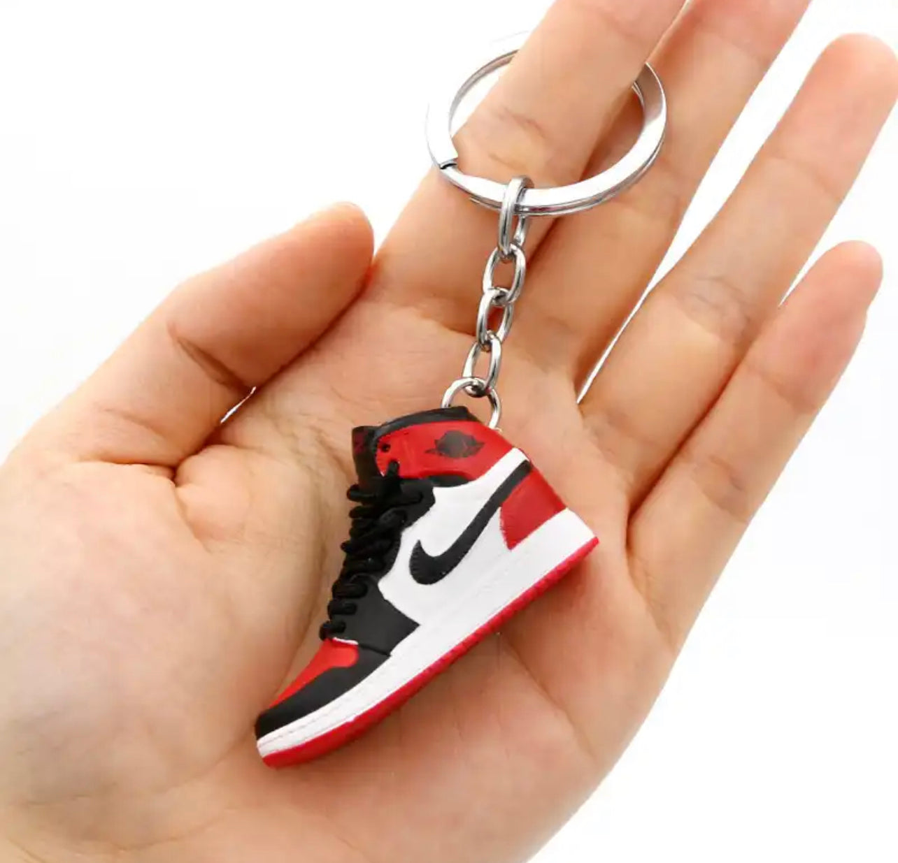 Nike key chain - מחזיקי מפתחות אופנתיים וחמודים במיוחד