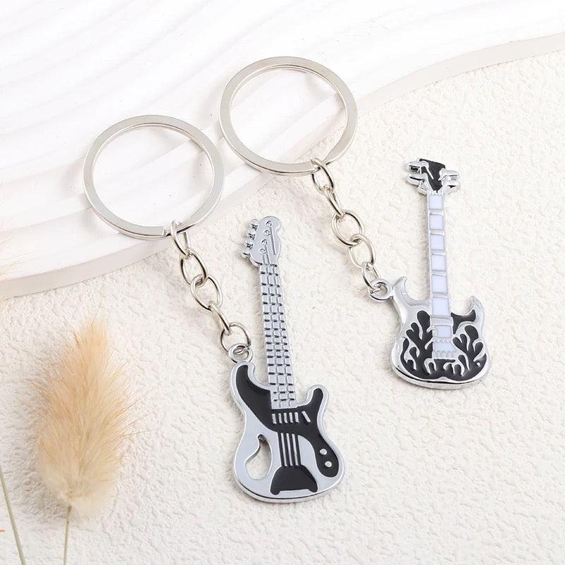 Guitar key chain - מחזיק מפתחות סופר מגניב בעיצוב גיטרה חשמלית