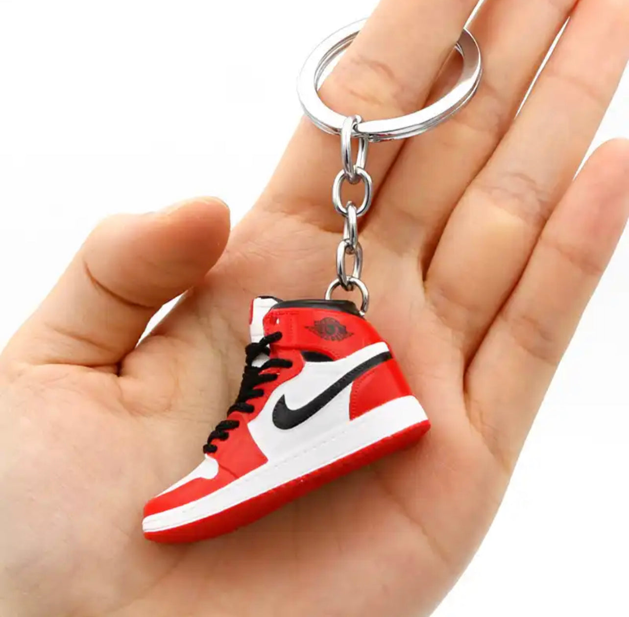 Nike key chain - מחזיקי מפתחות אופנתיים וחמודים במיוחד