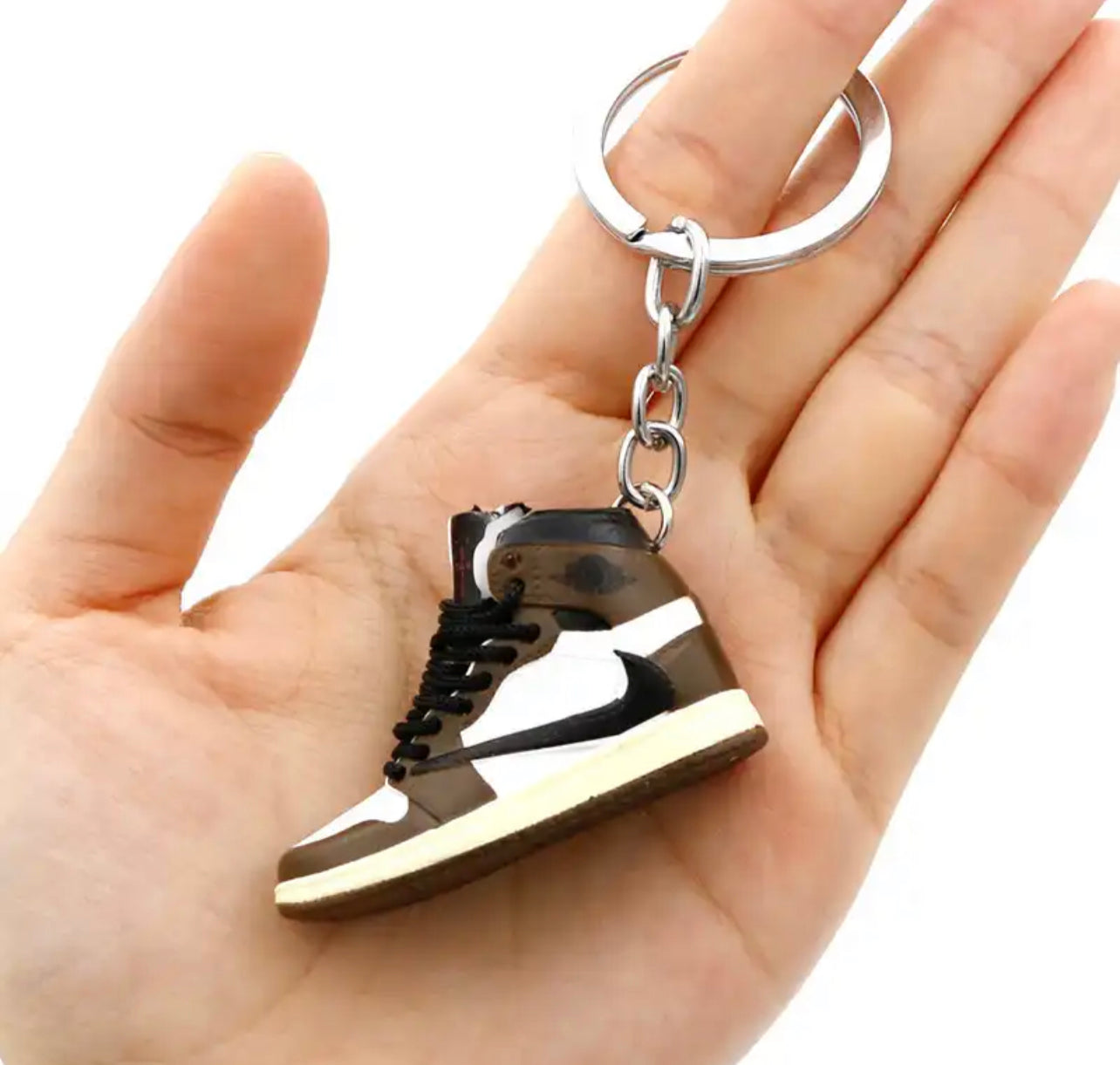 Nike key chain - מחזיקי מפתחות אופנתיים וחמודים במיוחד