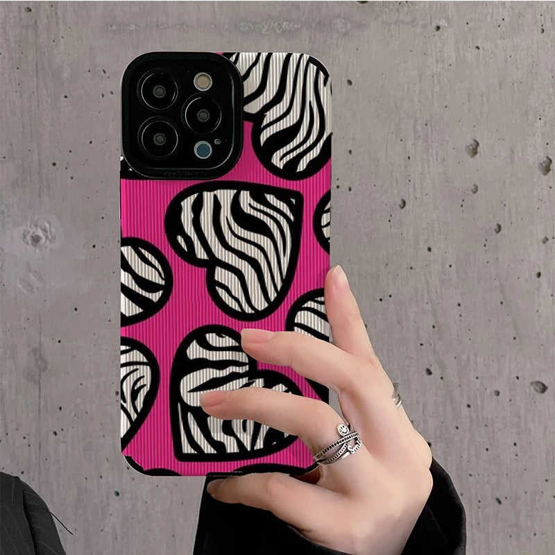 Heart with zebra style case - כיסוי סופר איכותי ואופנתי בעיצוב לבבות בצבע זברה לאייפון