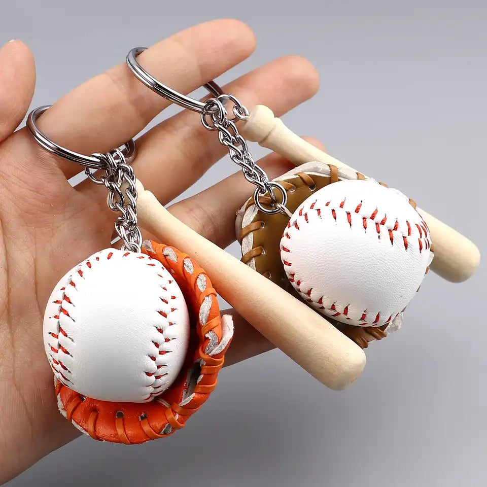 Baseball key chain - מחזיק מפתחות חמוד בעיצוב בייסבול iphone case FantasyCaseIL